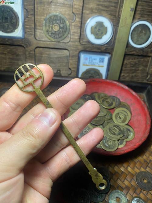 探秘古代魔古钥匙：传说中的神器与现实世界的联系