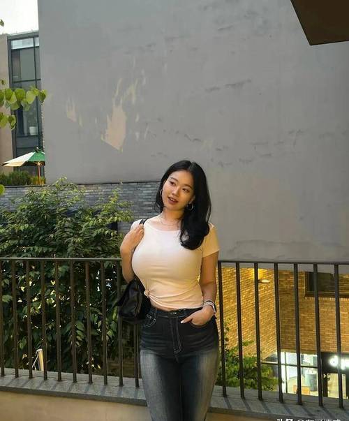 心心念念的风骚少妇来了，网约骚气大35大哥哥