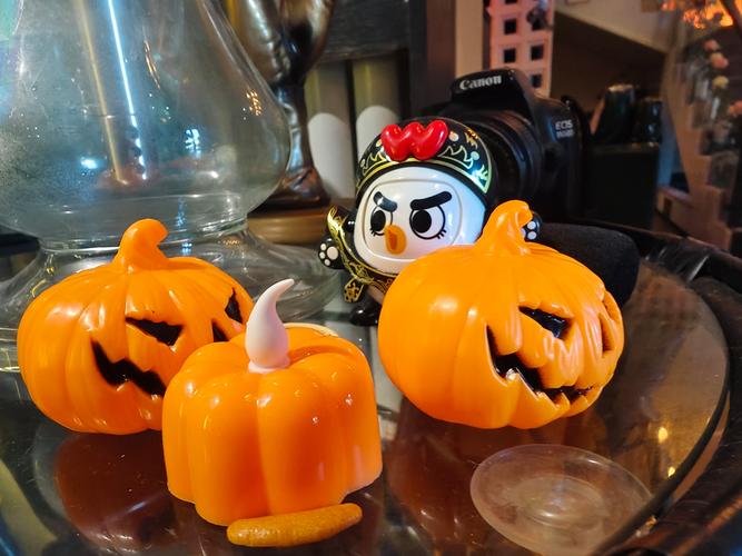 探索轻声低语官方网站的魅力：一个属于幻想与策略的世界