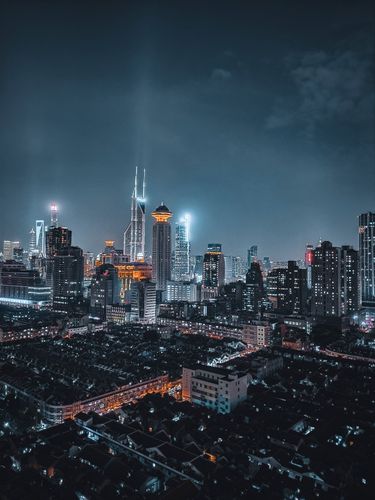 在现代都市的喧嚣中,体验一段回归农村的旅程——《回到农村汉化版下载》