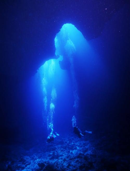 探索超潜世界：深度揭秘游戏攻略与乐趣